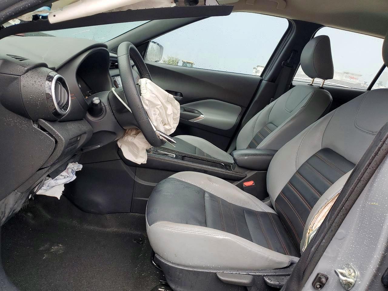 2023 Nissan Kicks Sr - Image 7