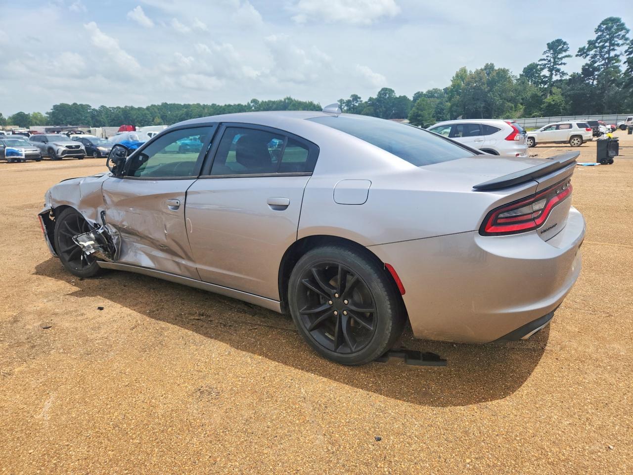 2016 Dodge Charger Sxt - Image 2