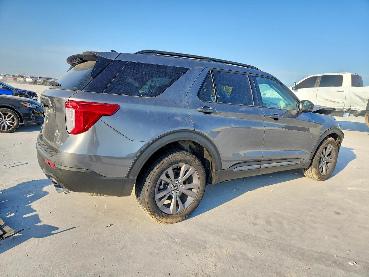2024 Ford Explorer Xlt - Фото 3