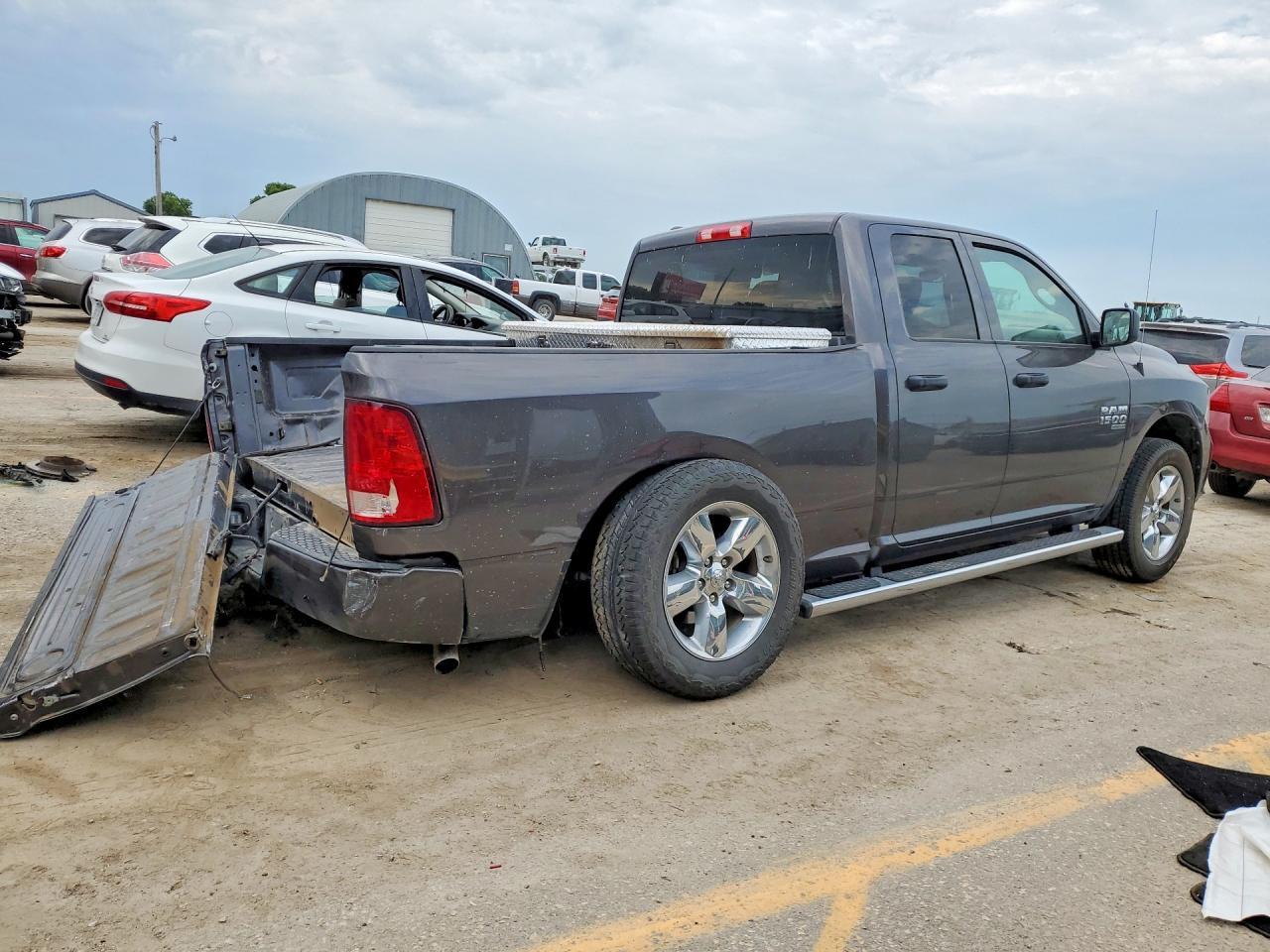 2019 Ram 1500 Classic Tradesman - Image 3