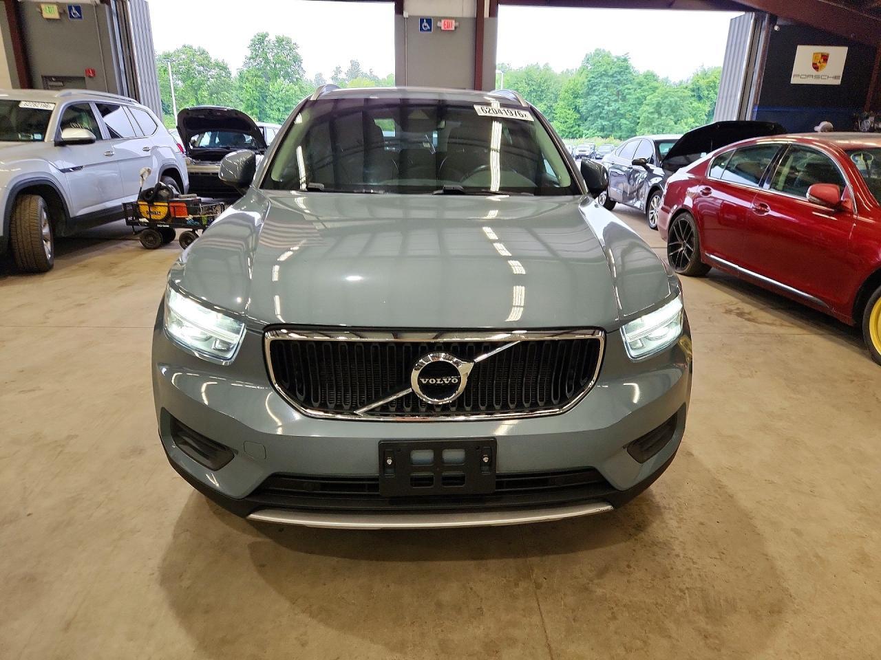 2020 Volvo Xc40 T5 Momentum - Фото 5