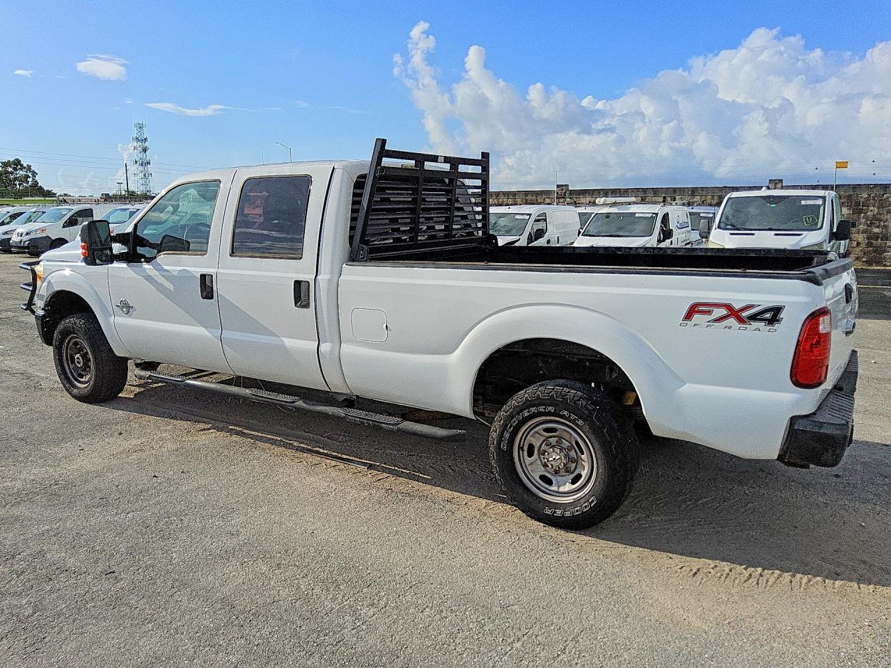 2015 Ford F250 Super Duty - Фото 2