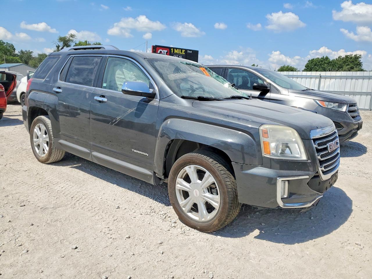 2017 GMC Terrain Slt - Image 4