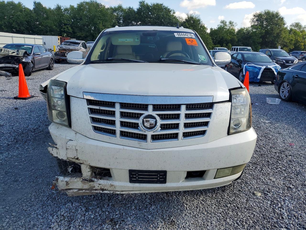 2007 Cadillac Escalade Luxury - Image 5