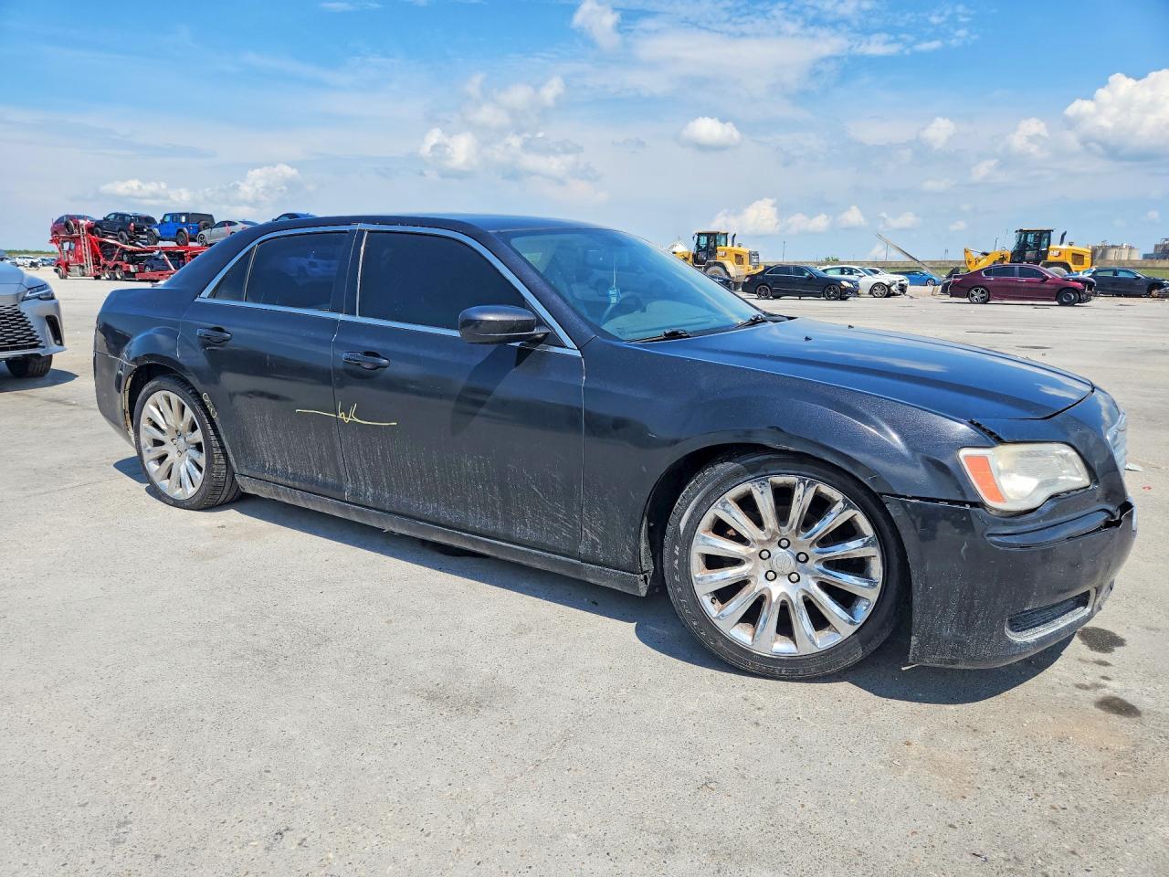 2013 Chrysler 300 - Фото 4