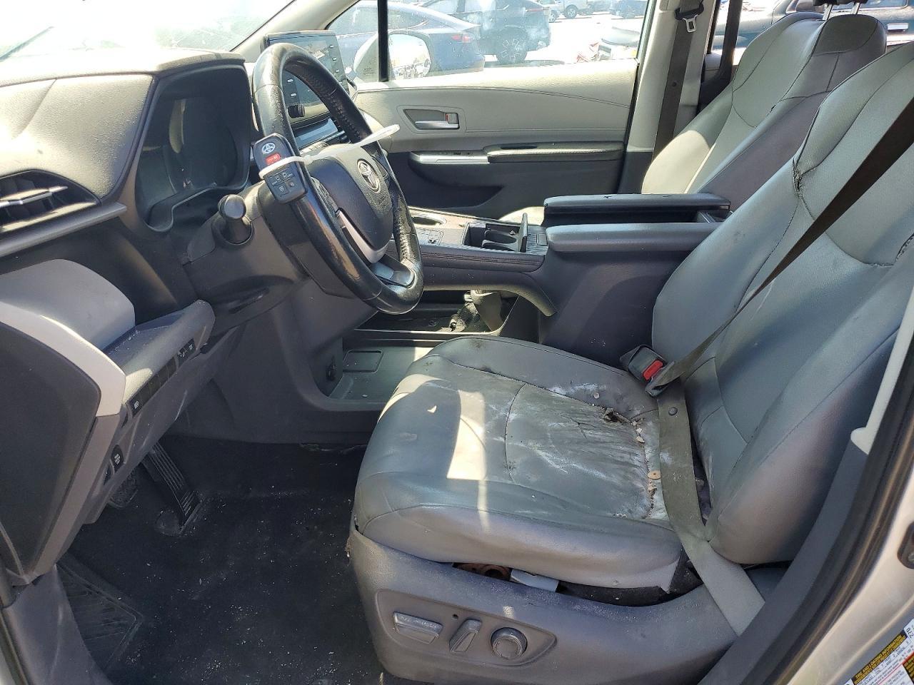 2021 Toyota Sienna Xle - Image 7