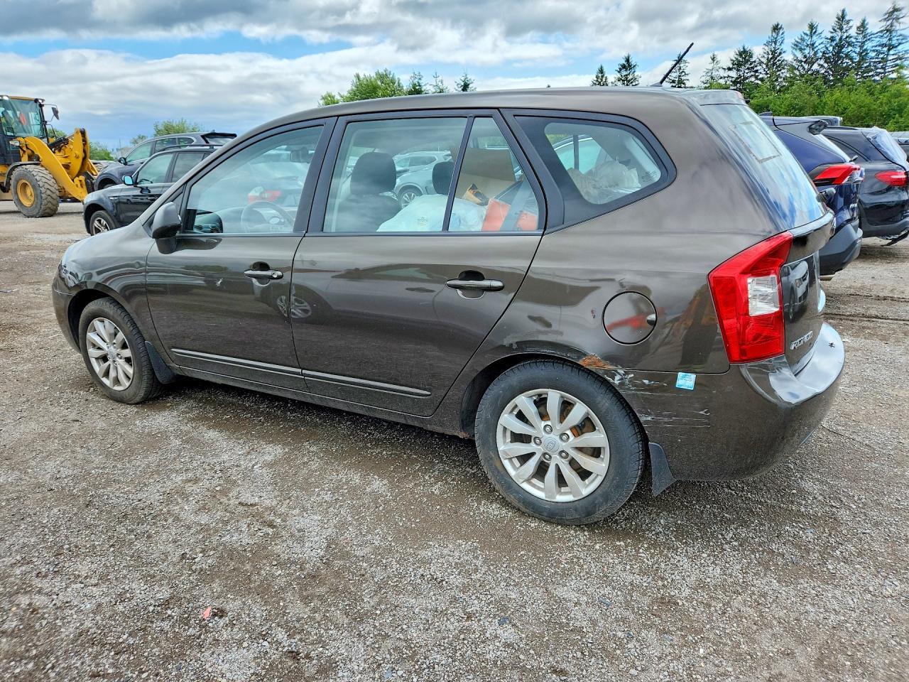 2010 Kia Rondo Lx - Фото 2