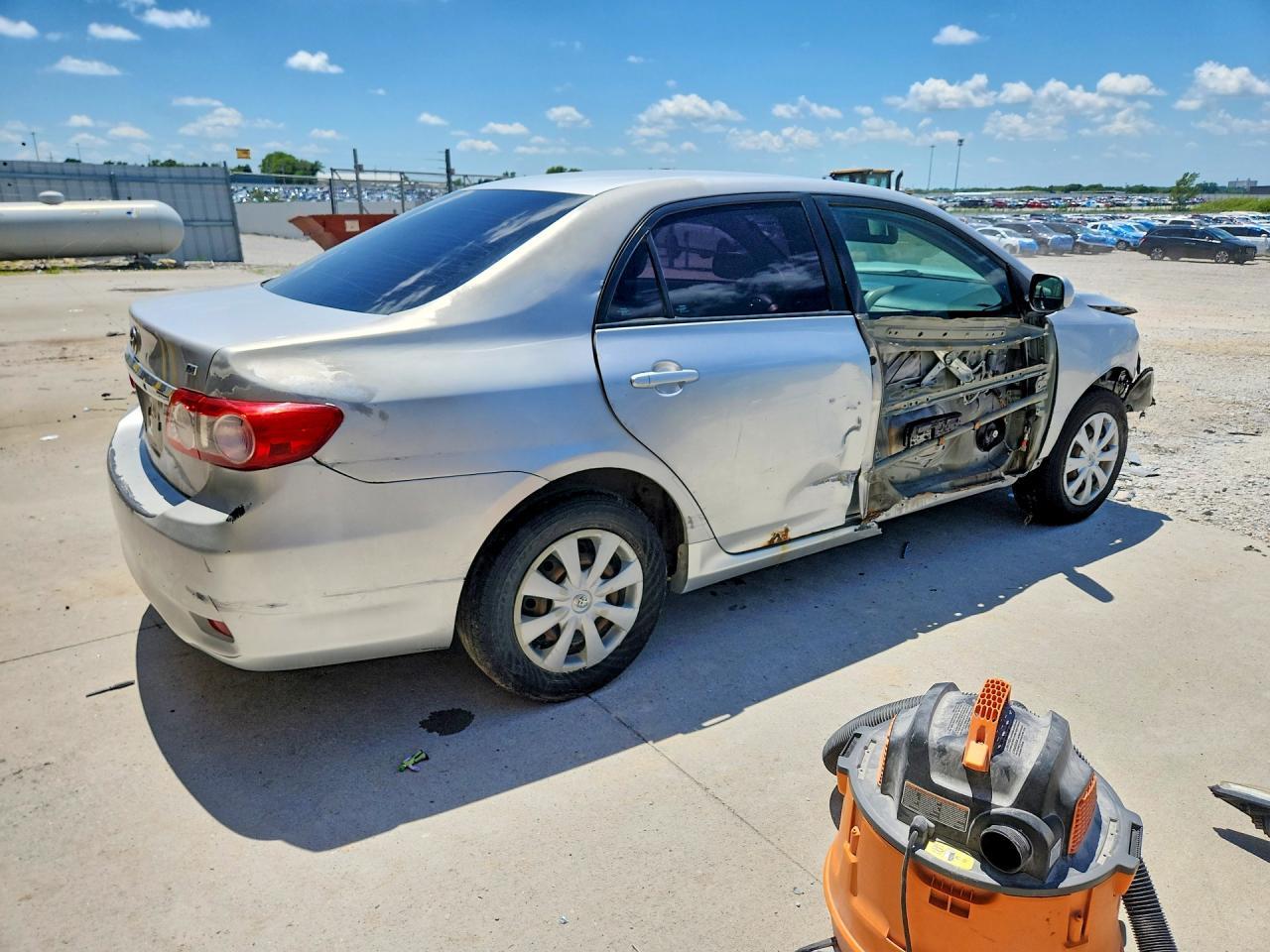 2011 Toyota Corolla Le - Фото 3