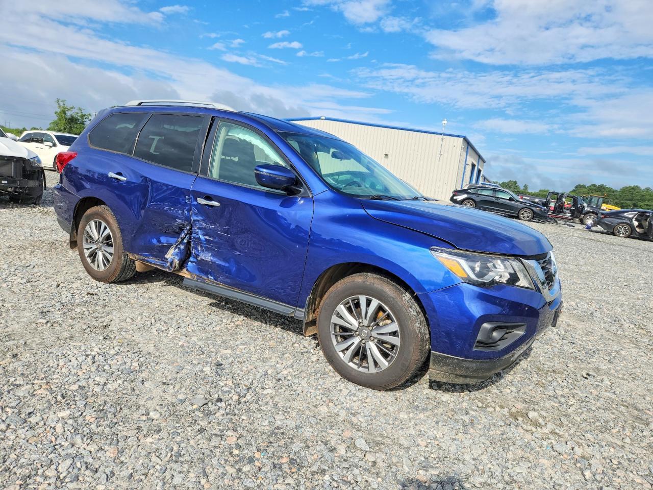 2019 Nissan Pathfinder S - Фото 4