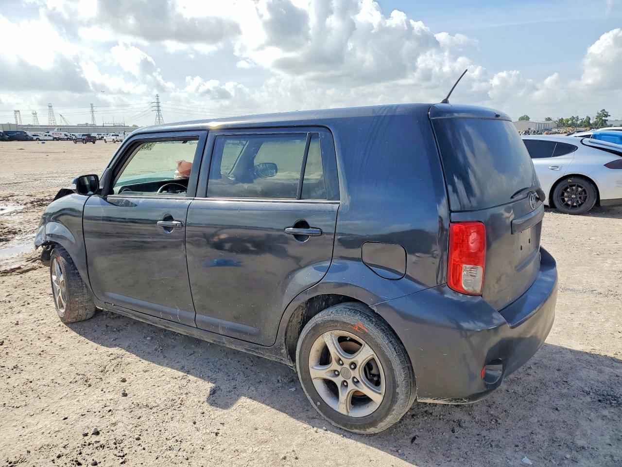 2011 Scion Xb Base - Фото 2
