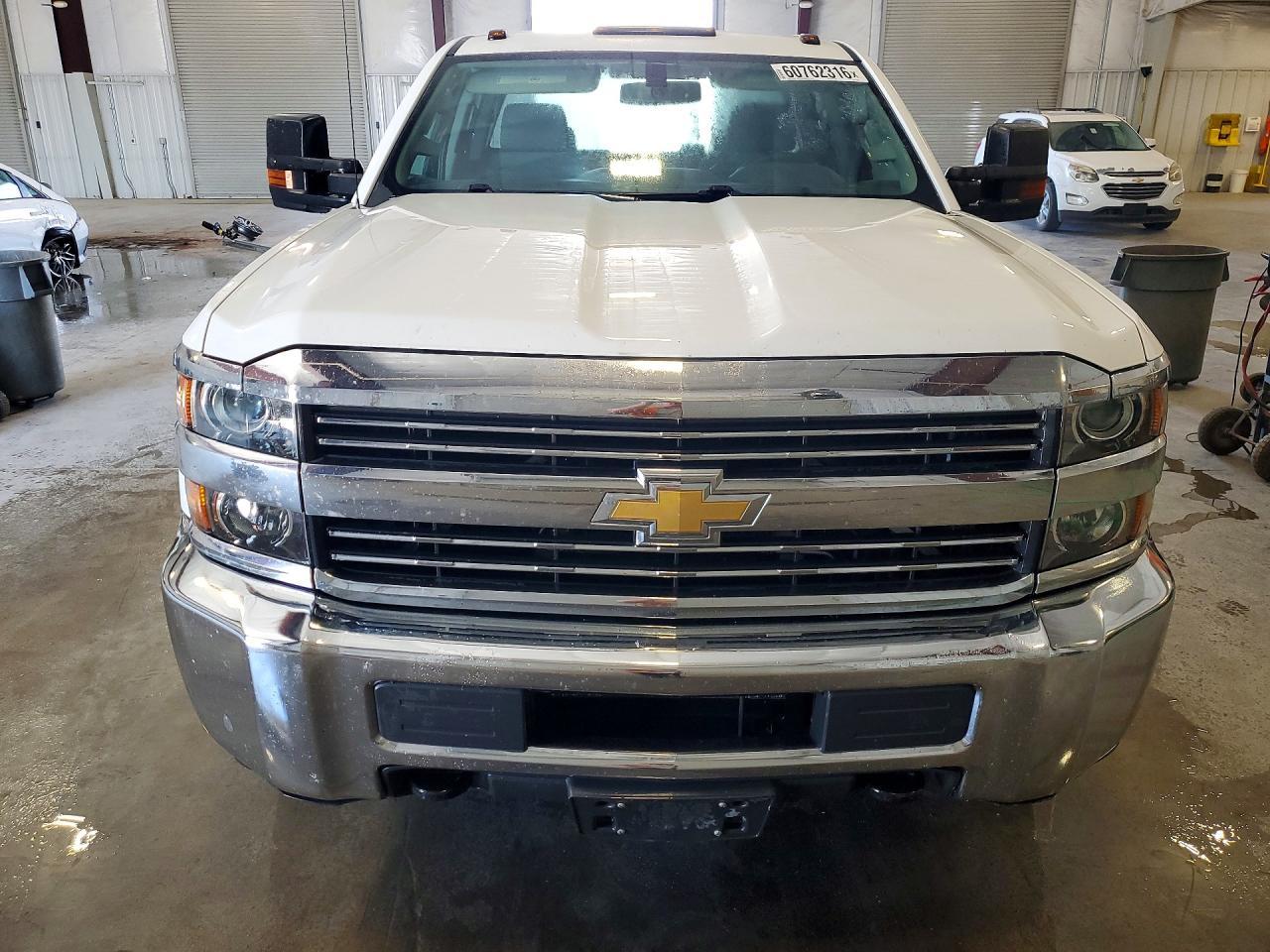 2017 Chevrolet Silverado K3500 - Фото 5
