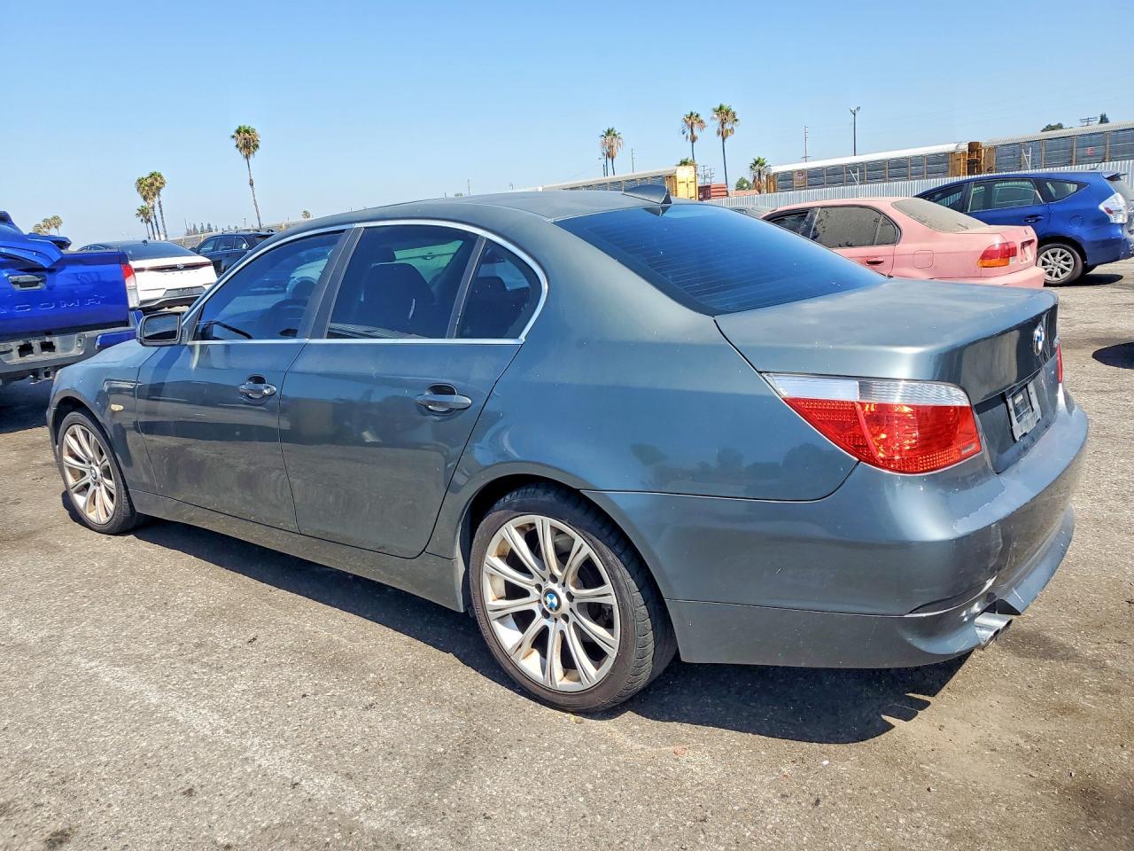 2004 BMW 525 I - Image 2