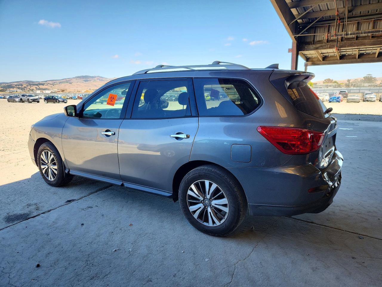 2019 Nissan Pathfinder S - Фото 2