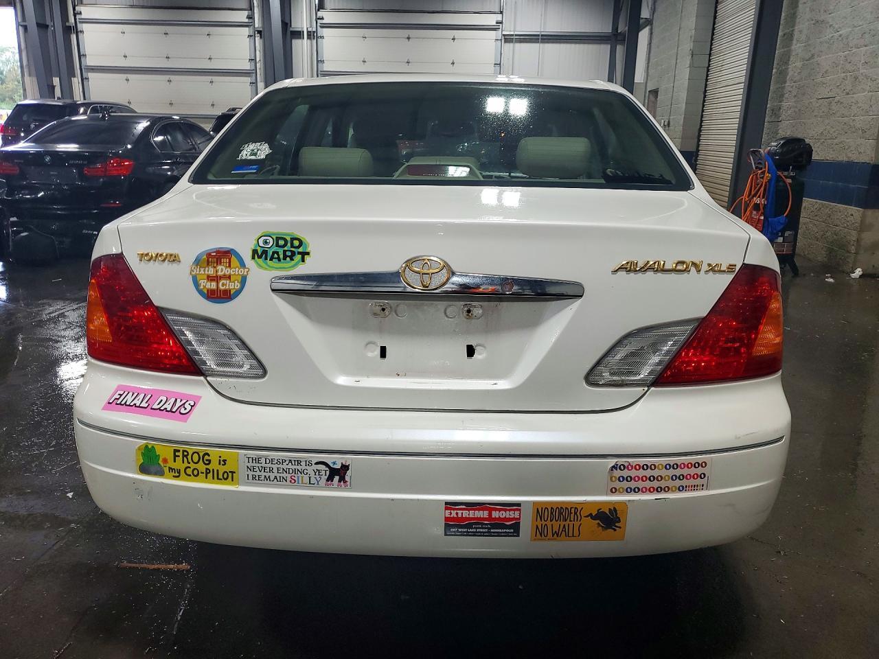 2001 Toyota Avalon Xls - Image 6