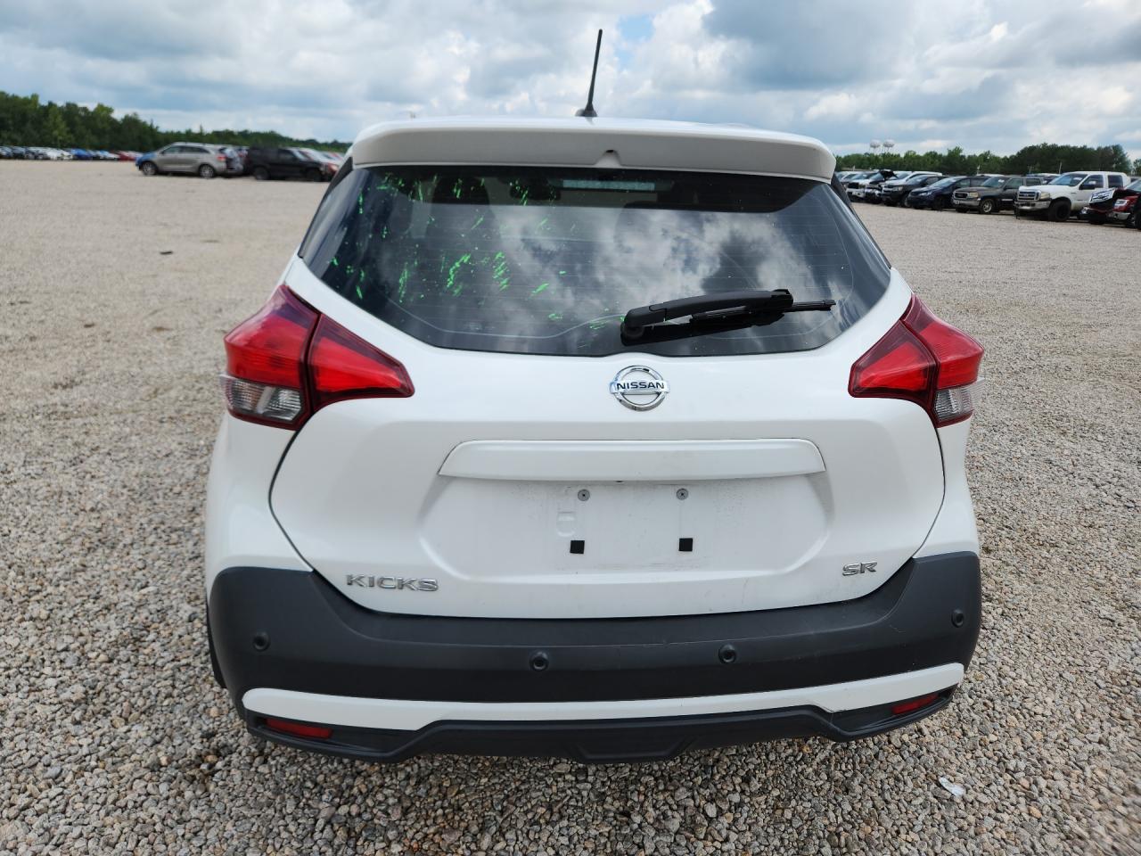 2020 Nissan Kicks Sr - Image 6