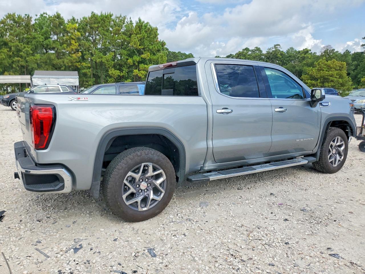 2026 GMC Sierra K1500 Slt - Image 3