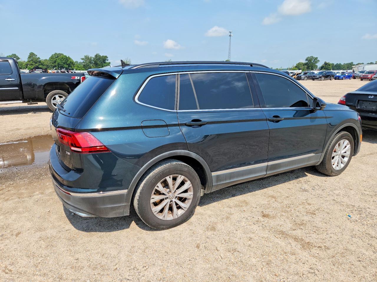 2018 Volkswagen Tiguan Se - Фото 3