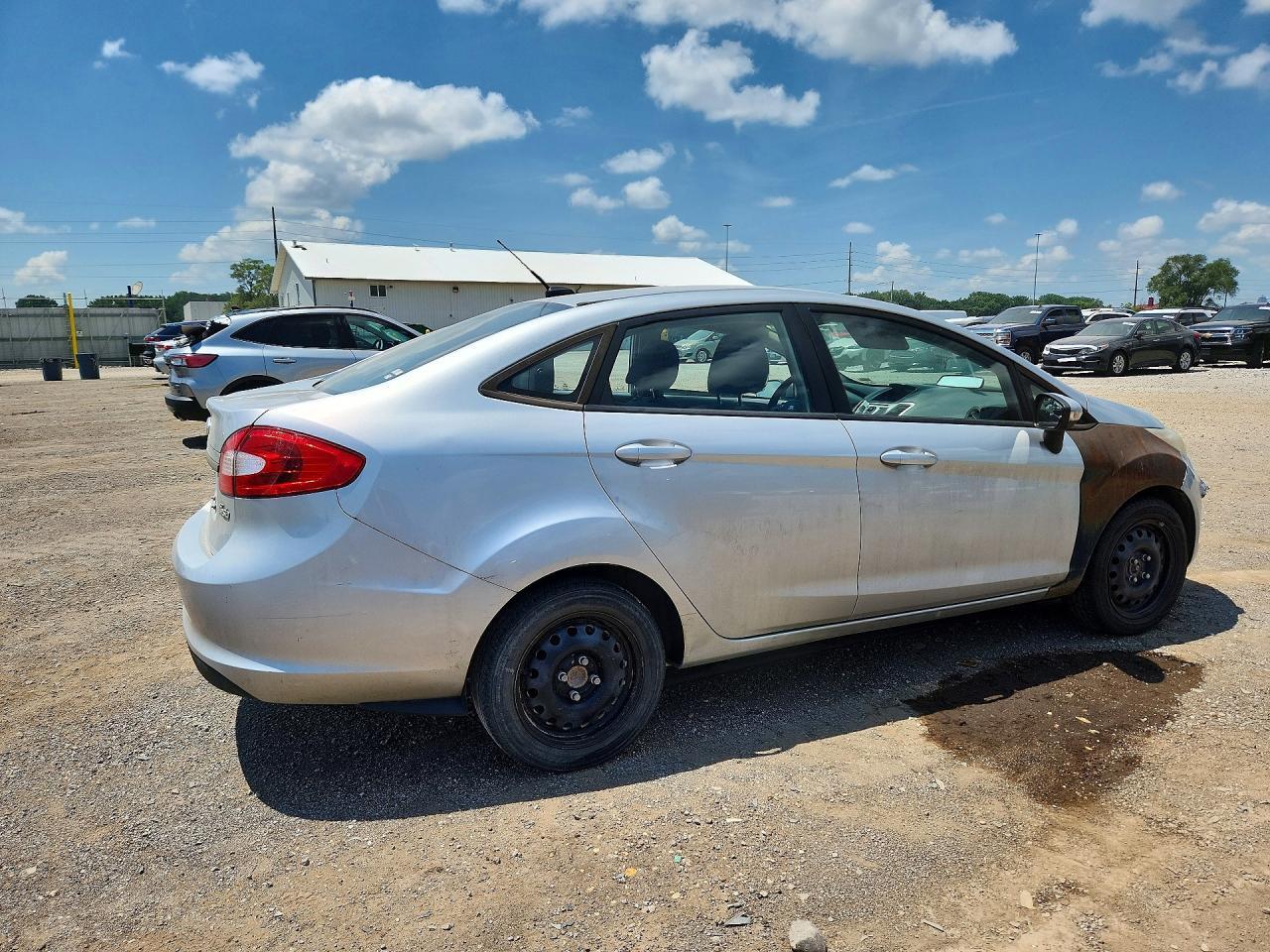 2013 Ford Fiesta Se - Image 3
