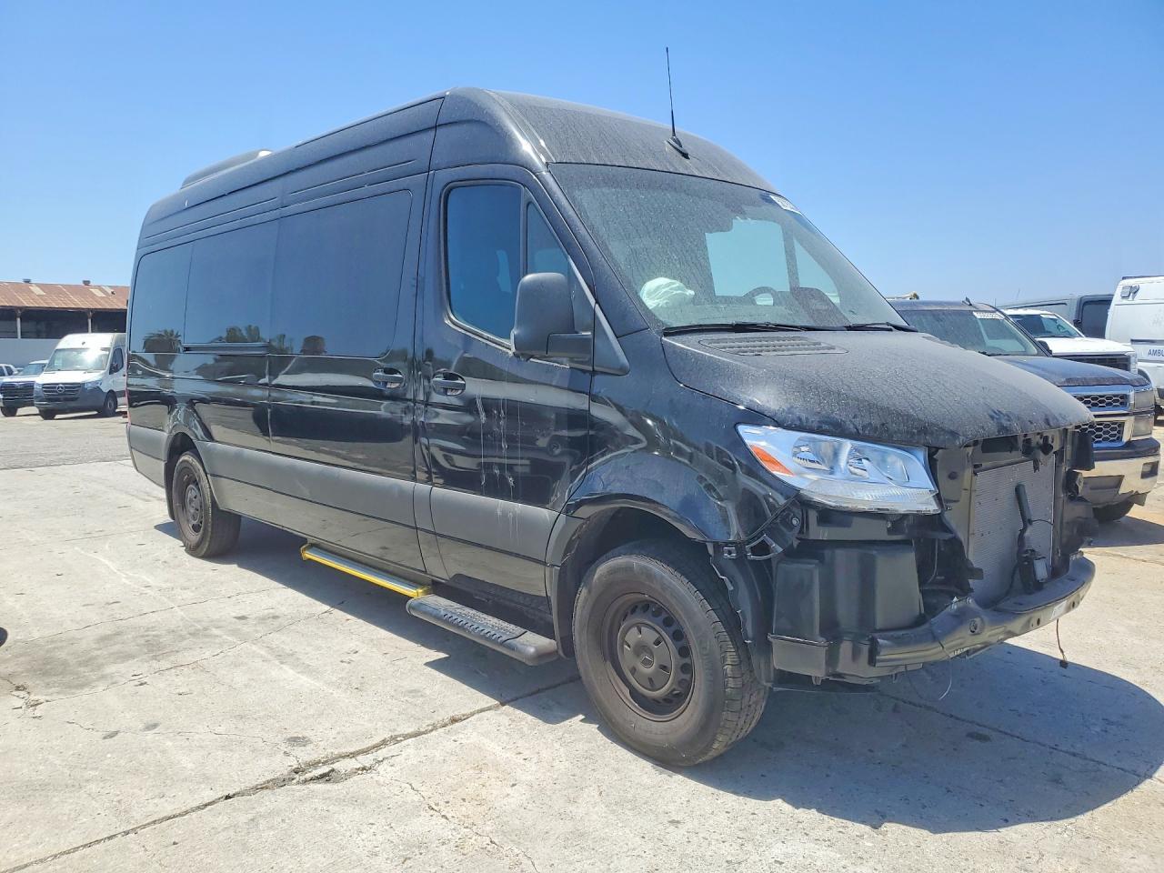 2026 Mercedes-Benz Sprinter 2500 - Фото 4