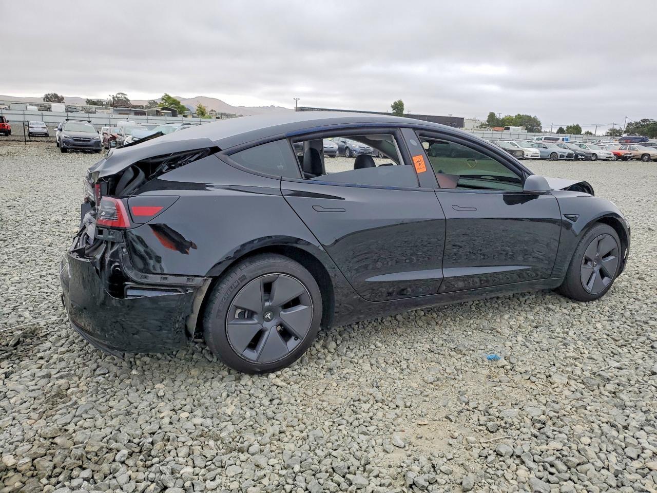 2023 Tesla Model 3 - Фото 3