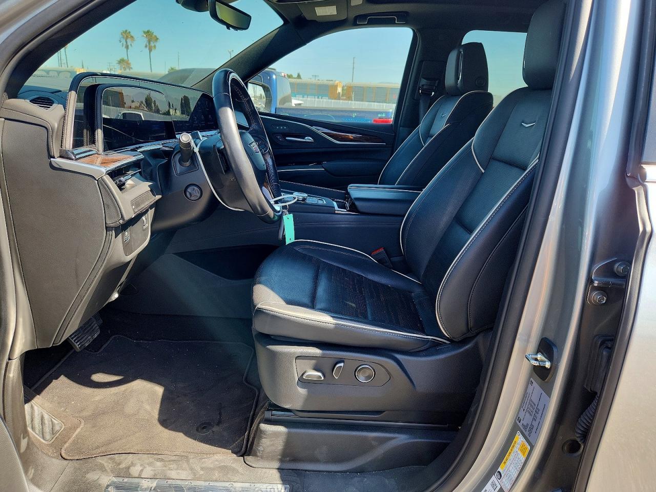 2024 Cadillac Escalade Esv Premium Luxury - Image 7