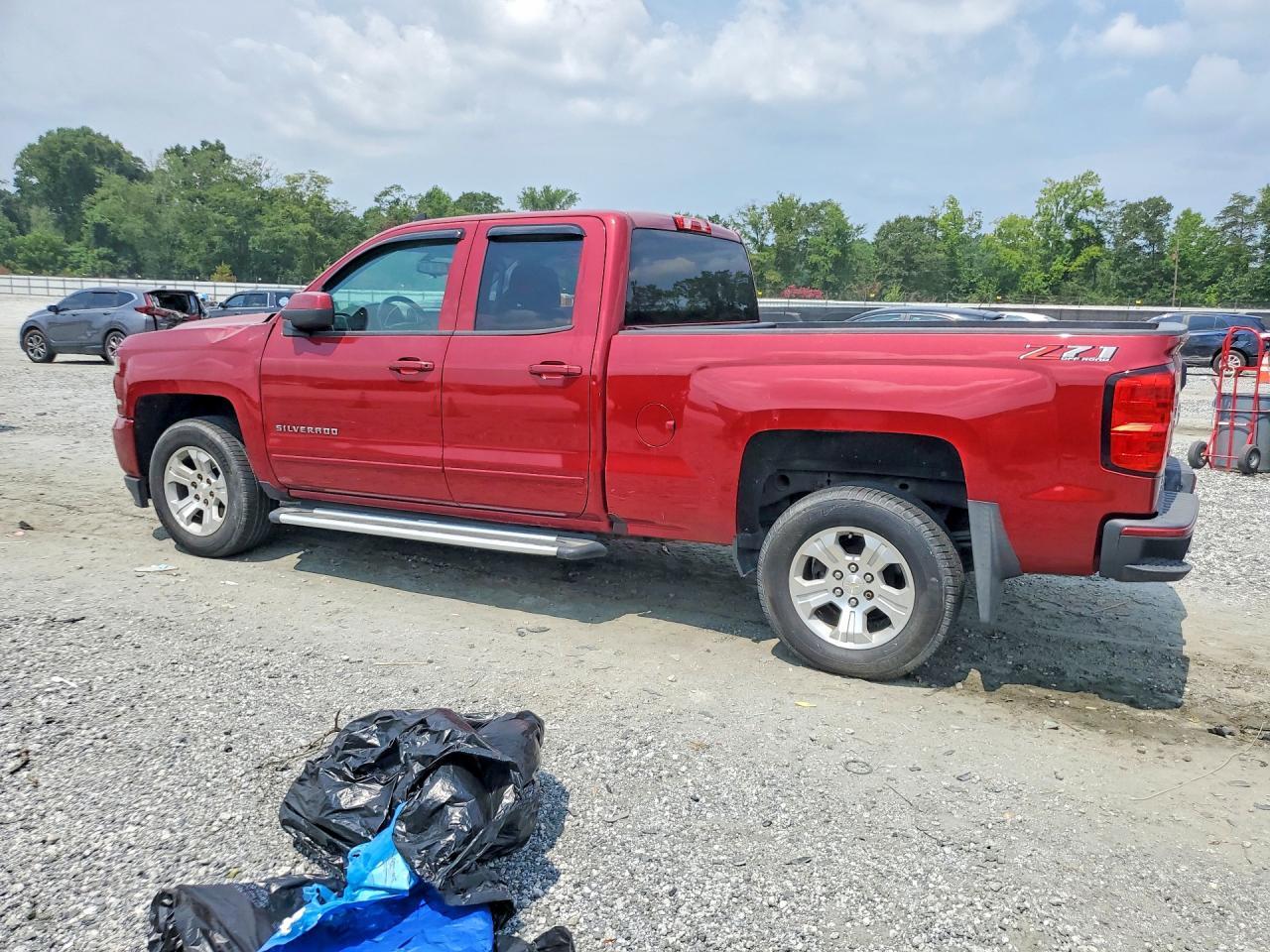 2018 Chevrolet Silverado K1500 Lt - Image 2