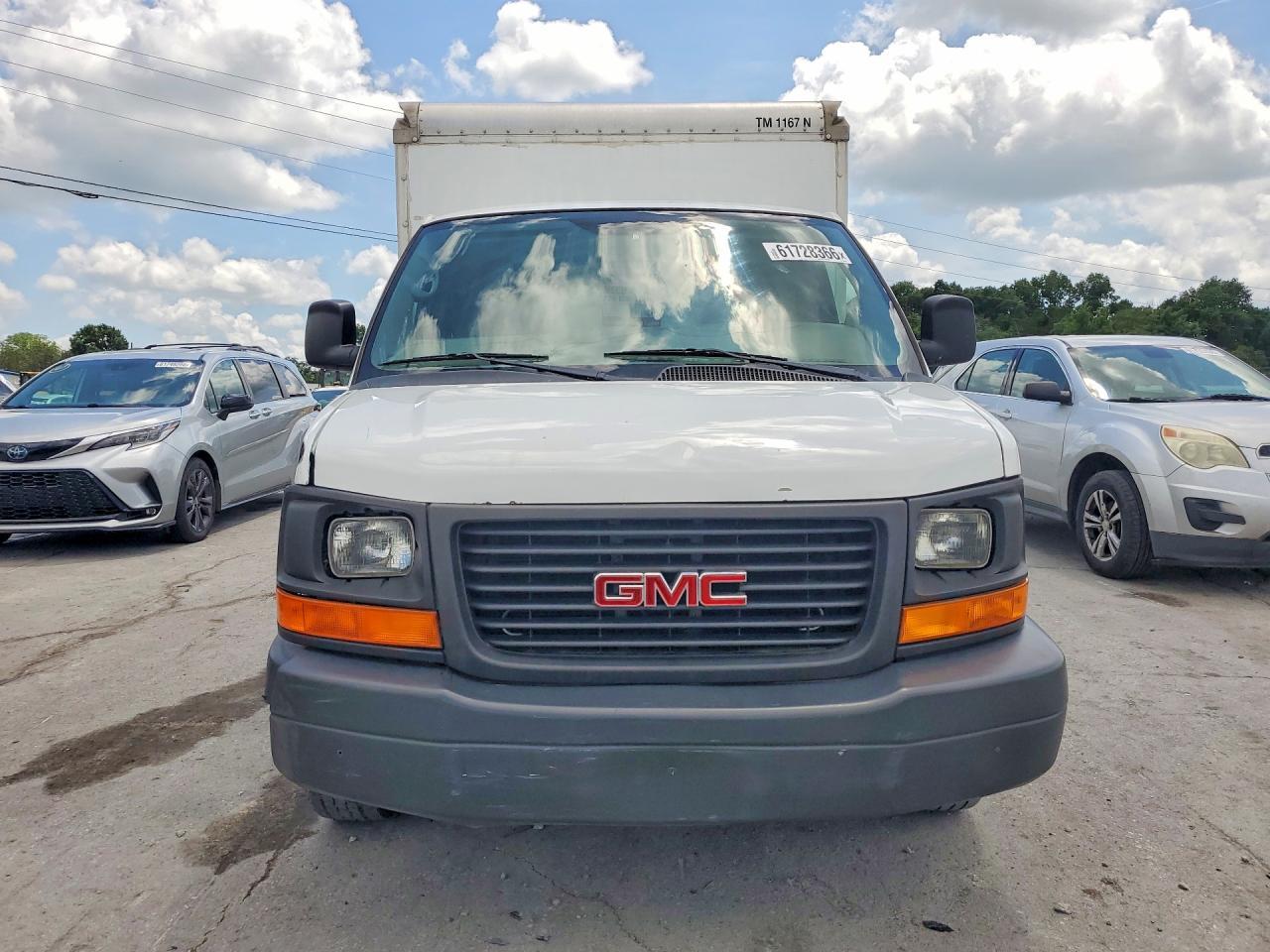 2011 GMC Savana Cutaway G3500 - Фото 5