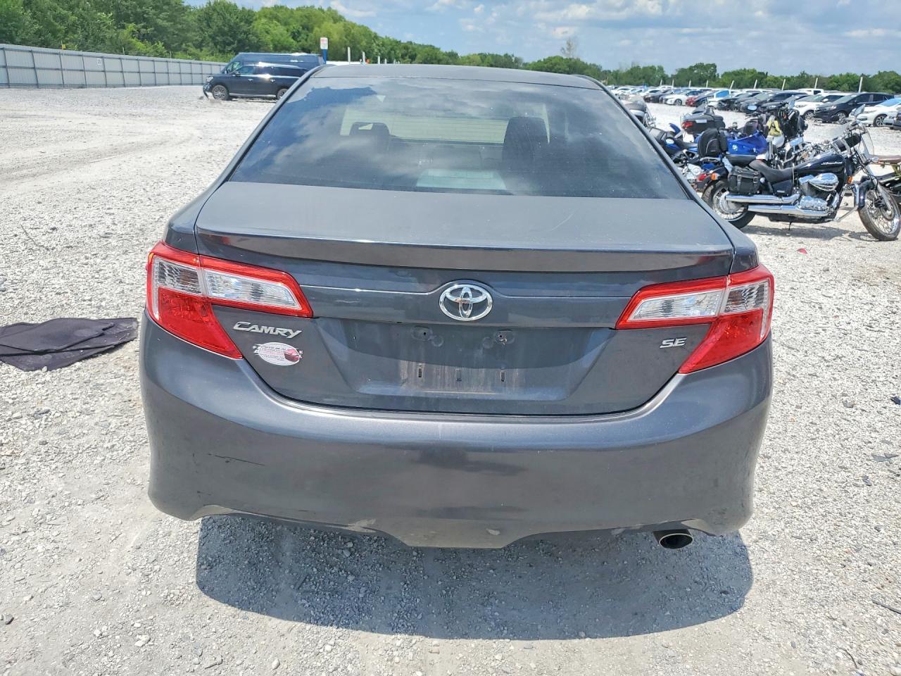 2012 Toyota Camry Le - Фото 6