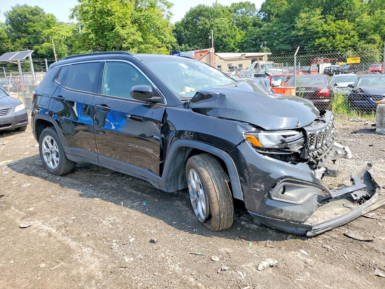 2025 Jeep Compass Latitude - Фото 4