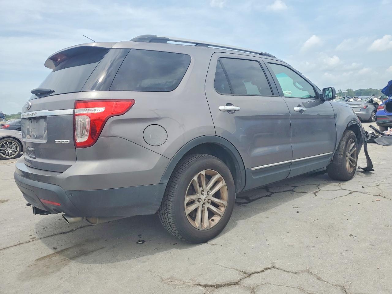 2013 Ford Explorer Xlt - Image 3