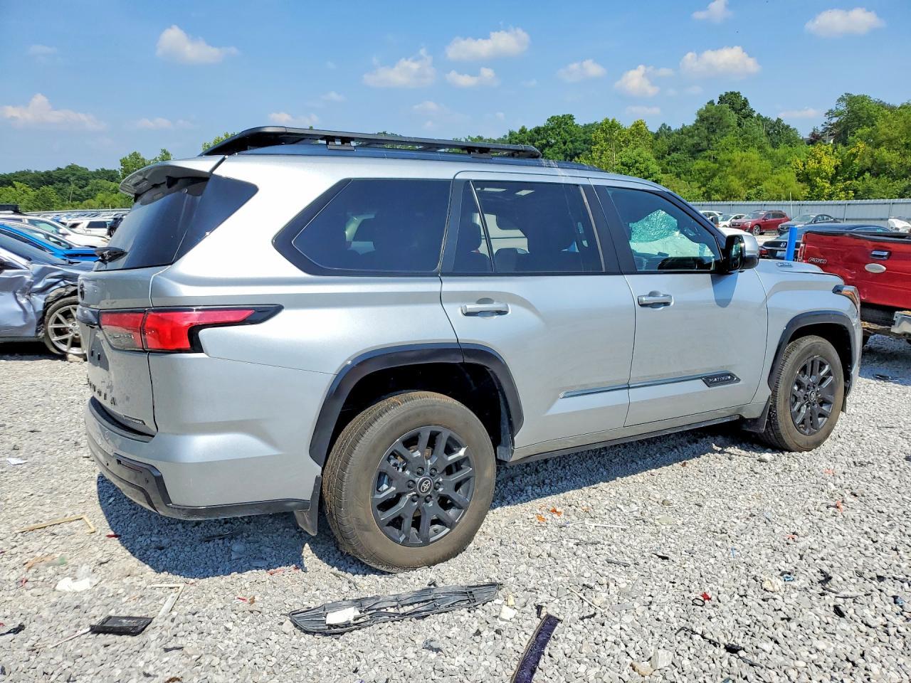 2026 Toyota Sequoia Platinum - Фото 3