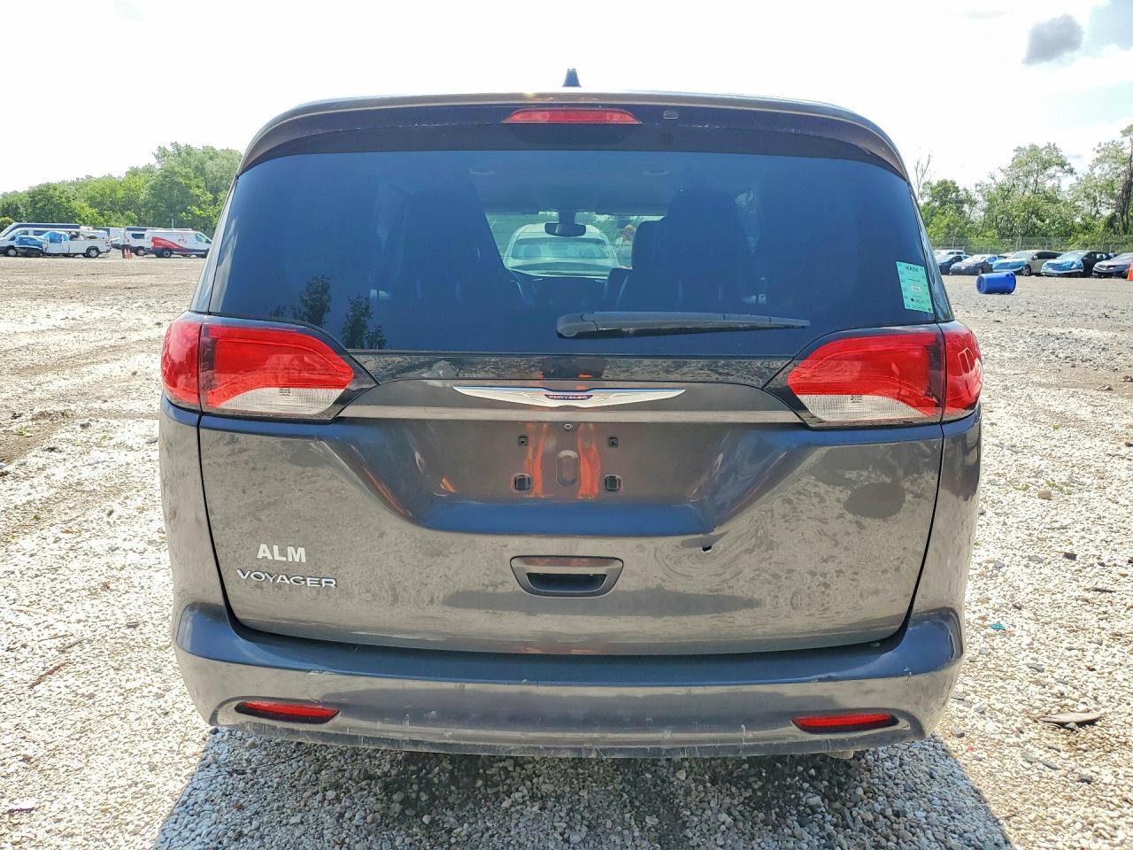 2020 Chrysler Voyager Lxi - Image 6