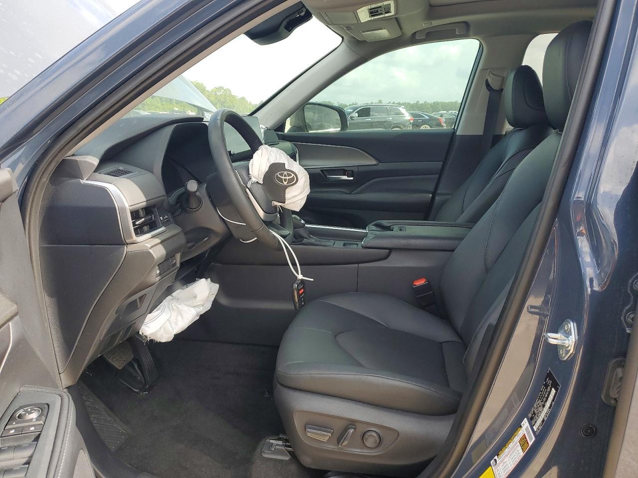 2025 Toyota Grand Highlander Hybrid Xle - Image 7