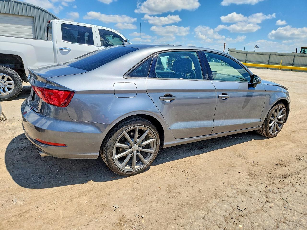 2016 Audi A3 Premium - Фото 3