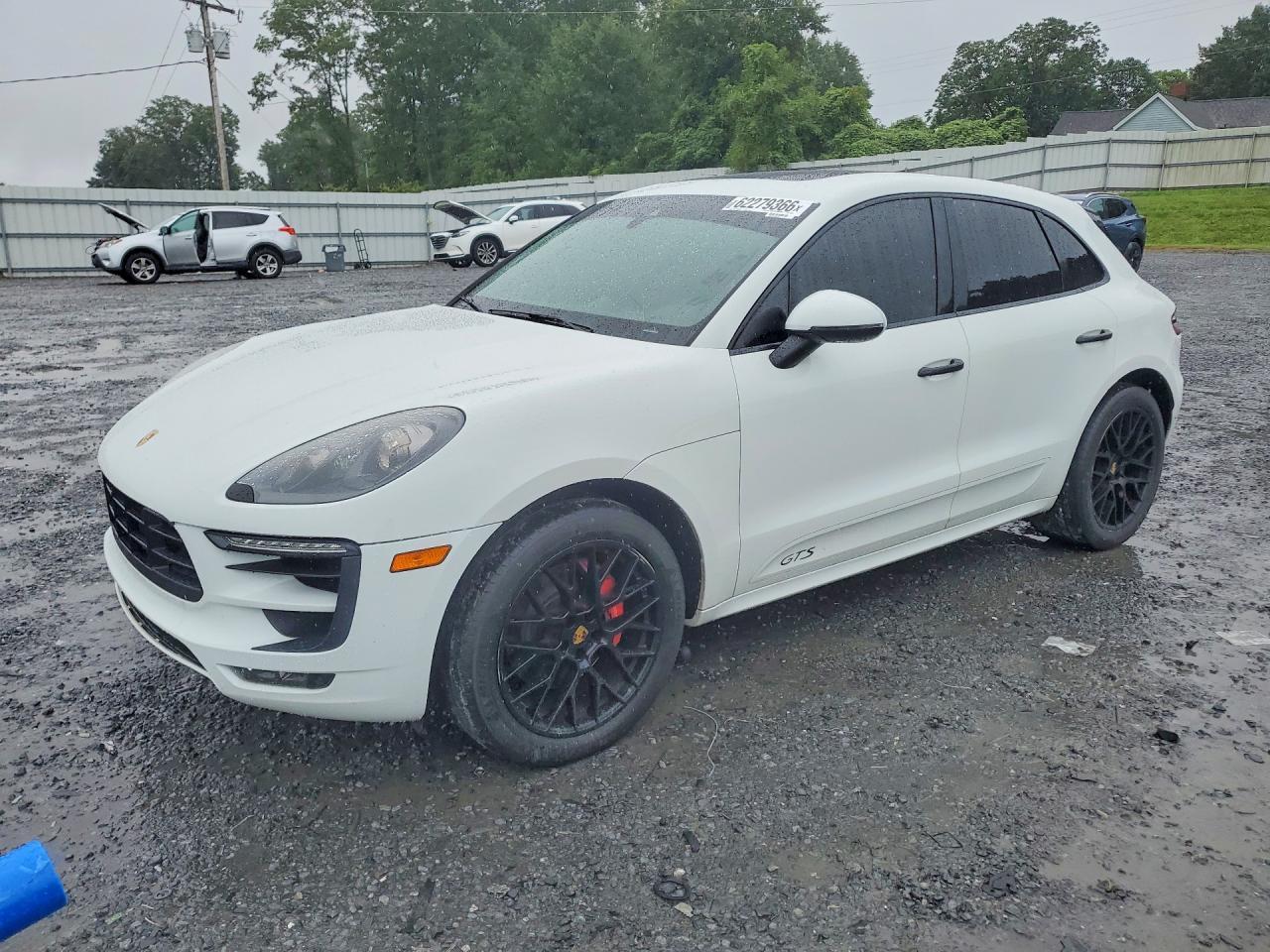 2018 Porsche Macan Gts