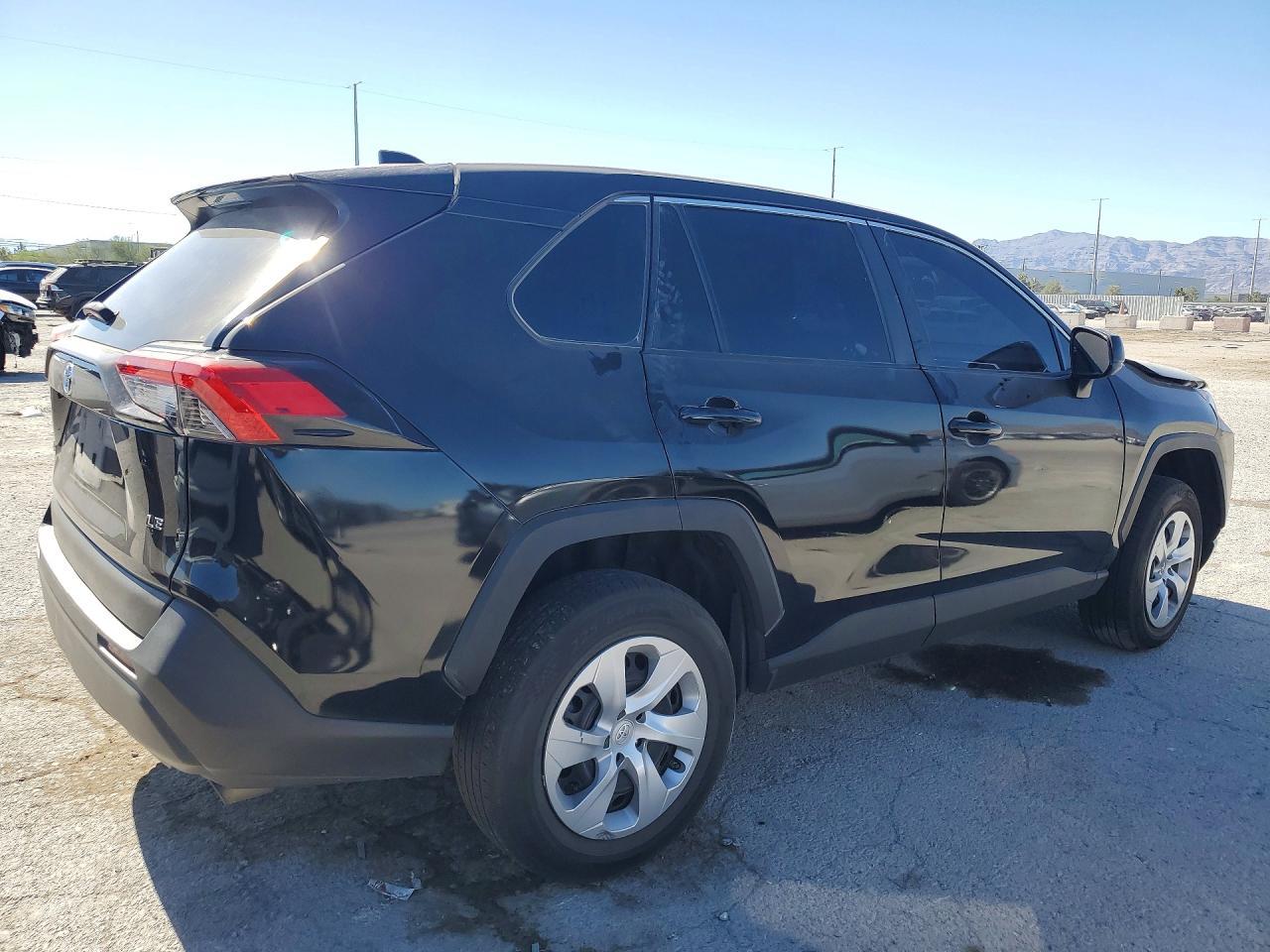 2022 Toyota Rav4 Le - Image 3