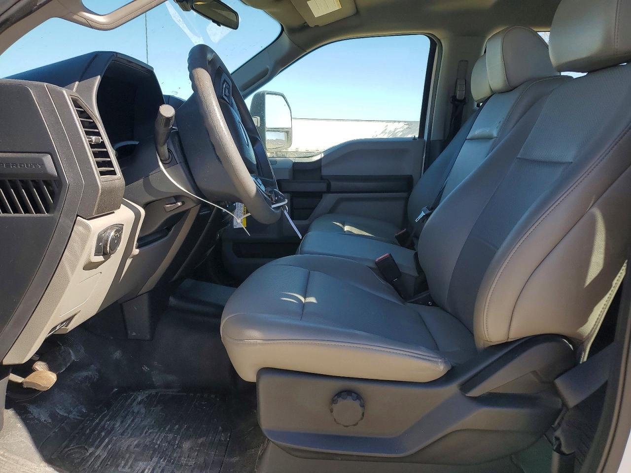 2022 Ford F250 Super Duty - Фото 7