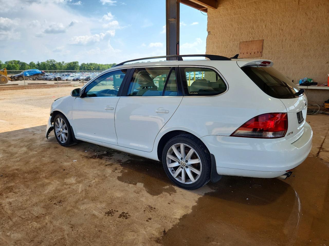 2014 Volkswagen Jetta Tdi - Image 2