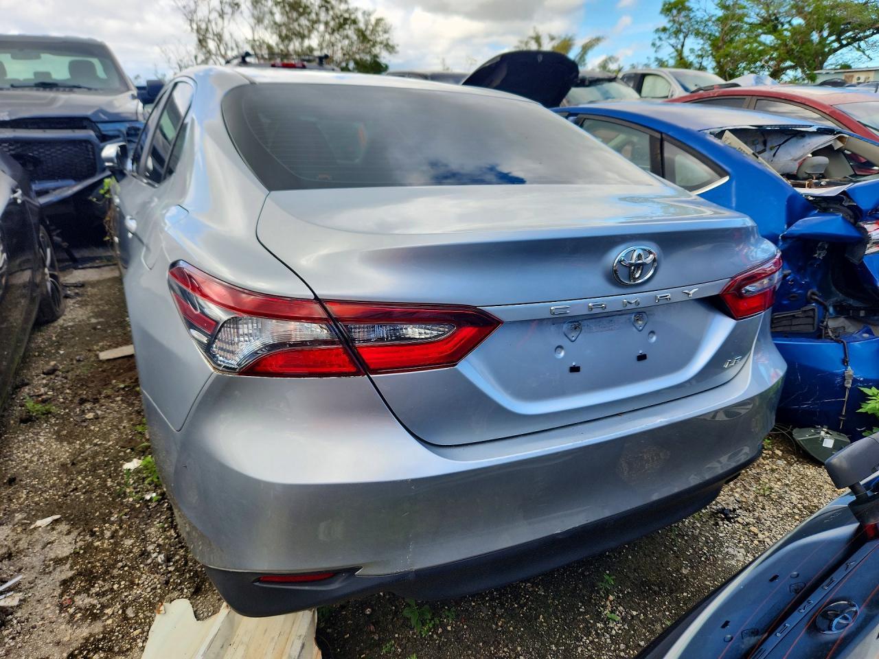 2023 Toyota Camry Le - Фото 6