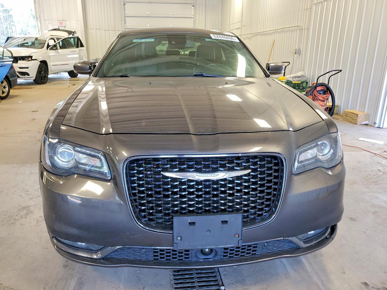 2018 Chrysler 300 S - Фото 5