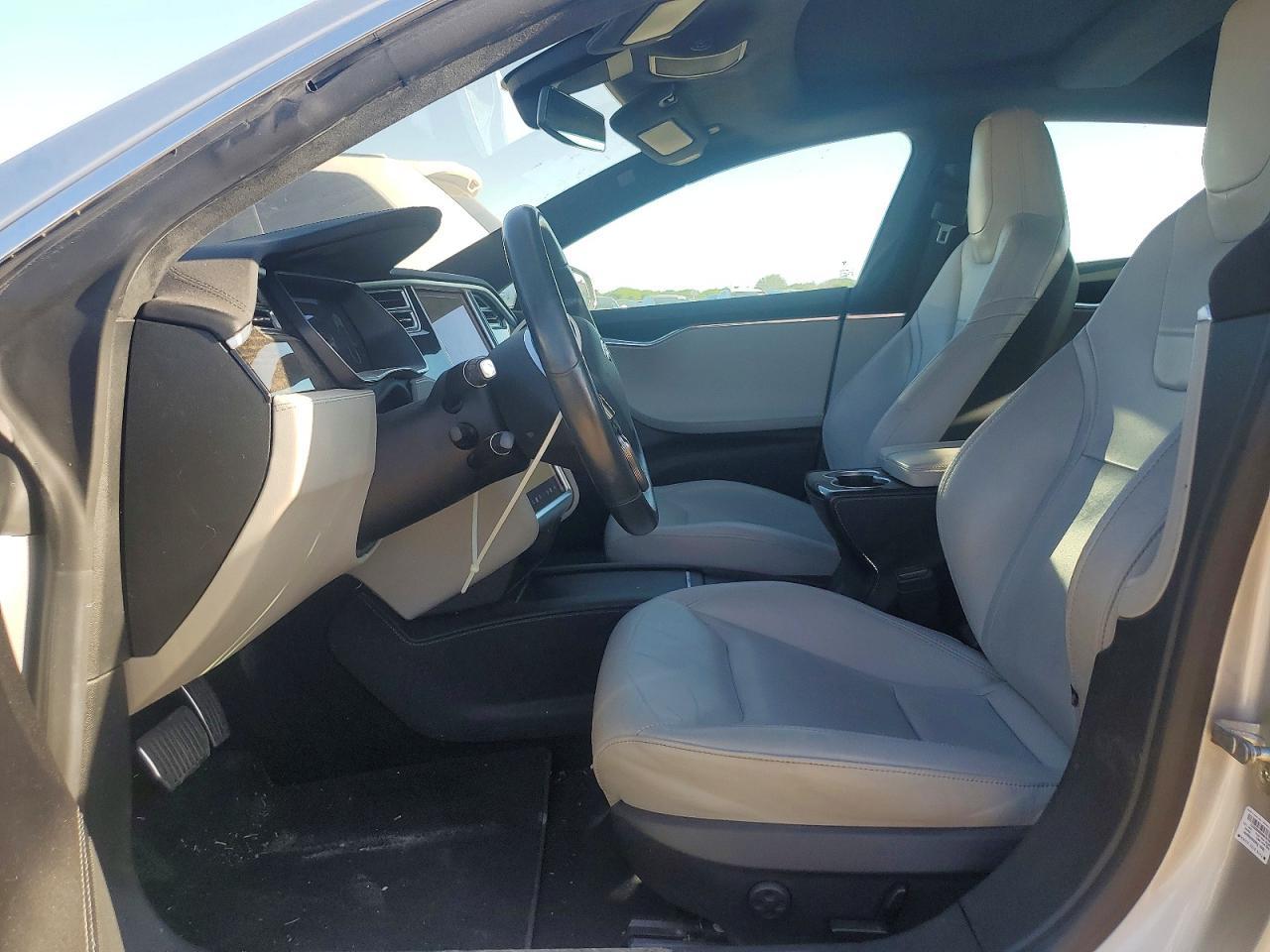 2016 Tesla Model S - Image 7