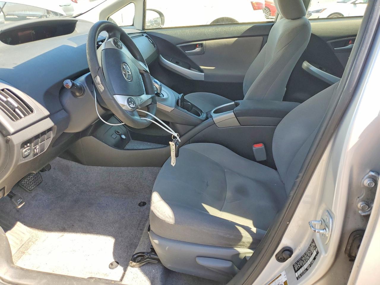 2014 Toyota Prius Three - Фото 7