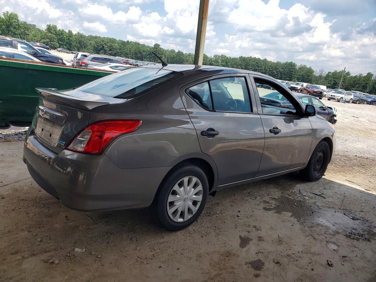 2015 Nissan Versa 1.6 S Plus - Фото 3