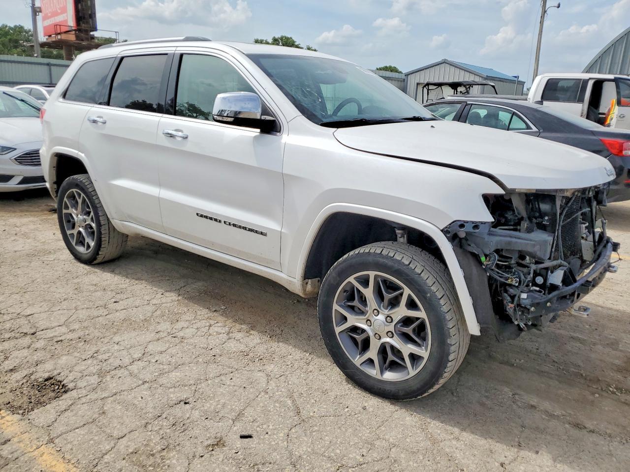 2020 Jeep Grand Cherokee Overland - Фото 4