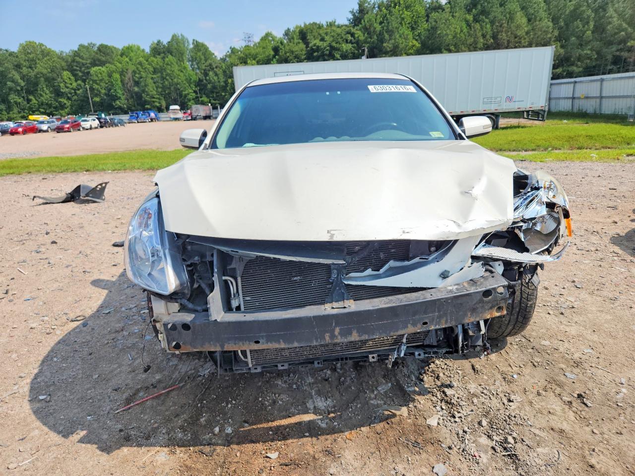 2010 Niss Altima - Image 5