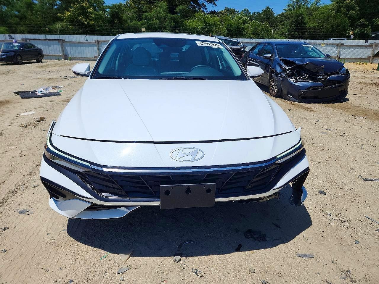 2026 Hyundai Elantra Limited - Image 5