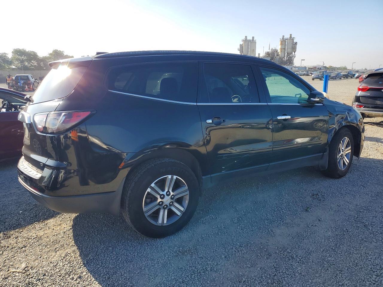 2017 Chevrolet Traverse Lt - Image 3