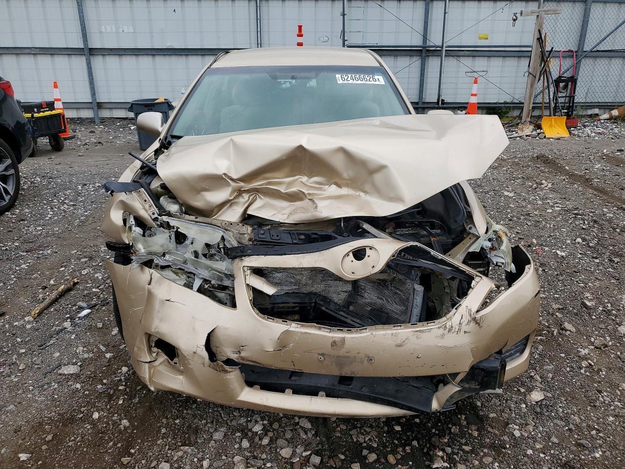 2010 Toyota Camry Le - Фото 5