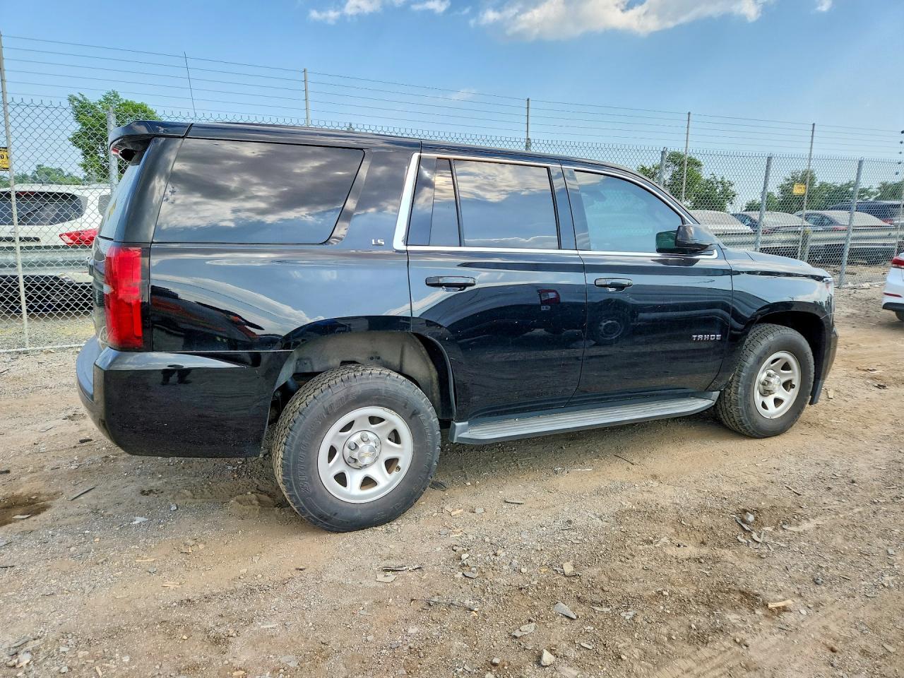 2016 Chevrolet Tahoe K1500 - Фото 3