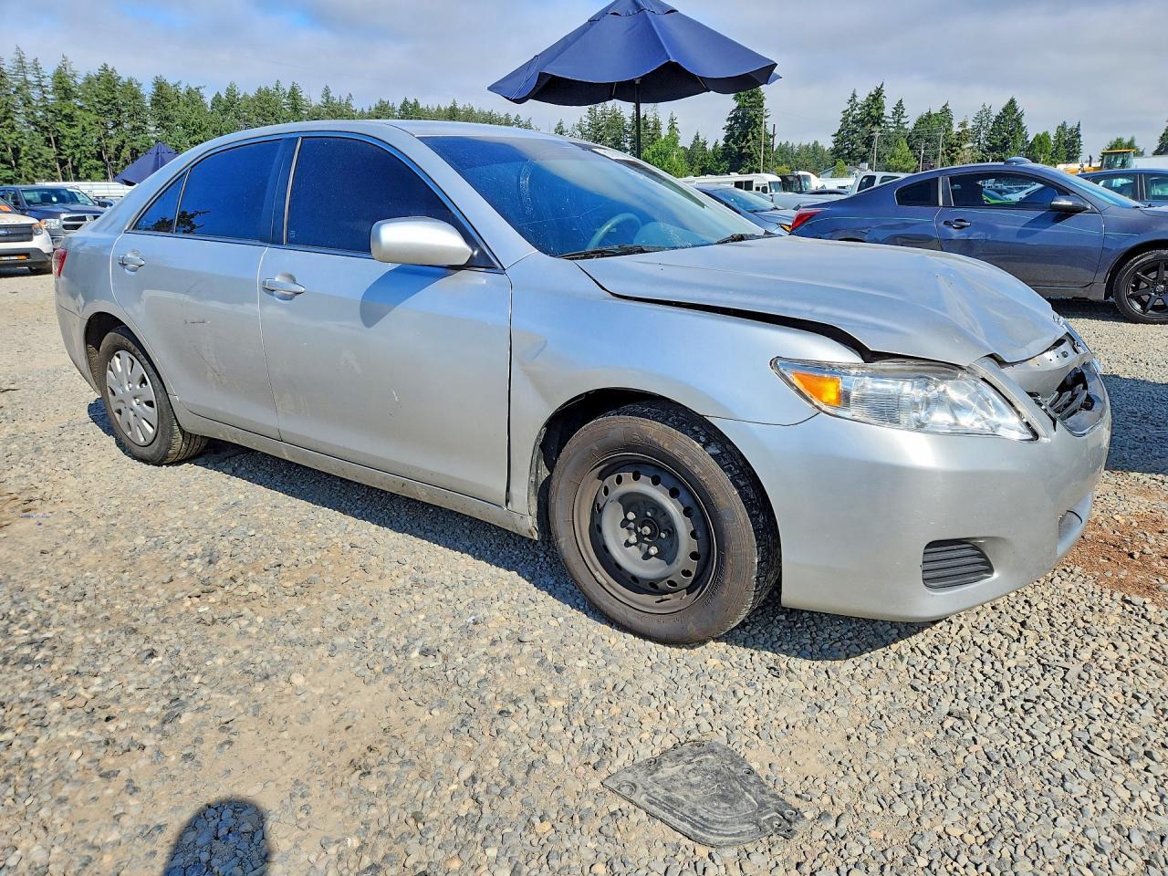2010 Toyota Camry Le - Image 4